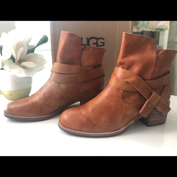 UGG~ ELORA Leather Short Boots - Picture 3 of 12